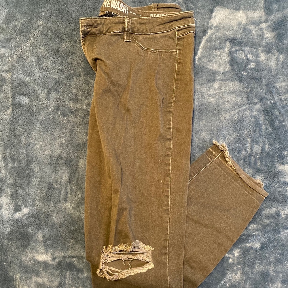 Skinny jeans stretch